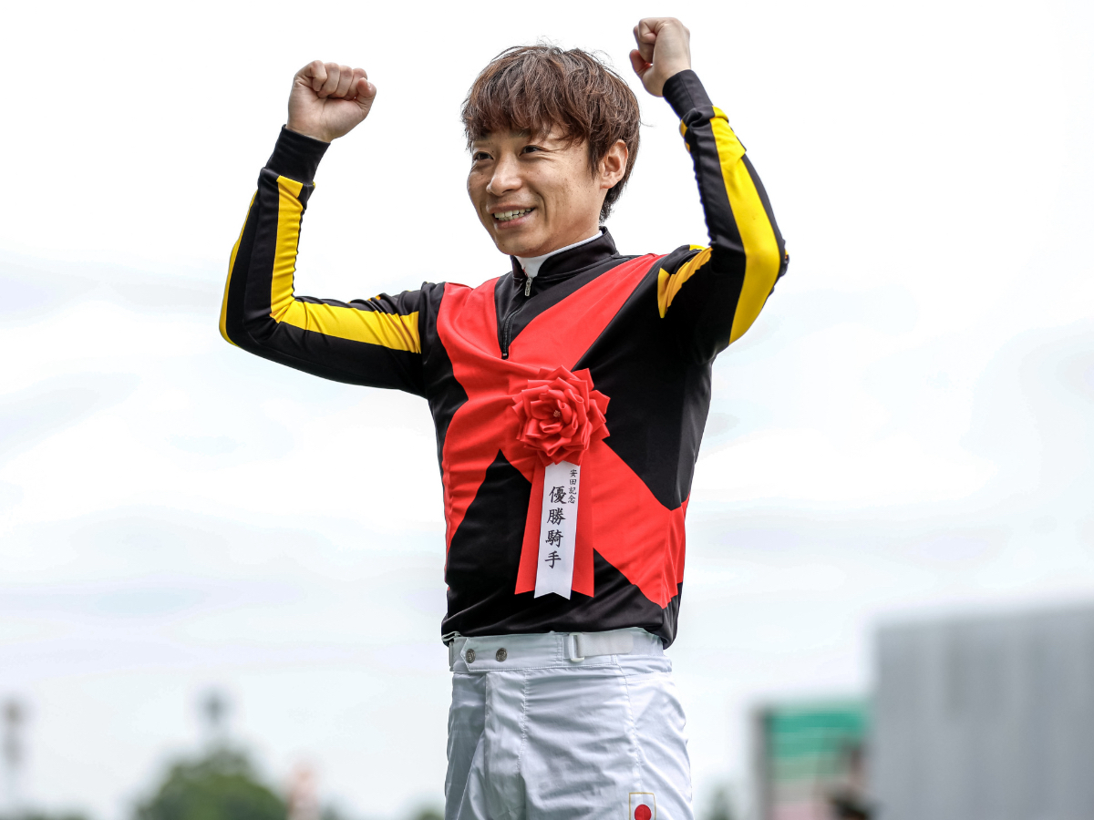 2022年安田記念勝利時の池添謙一騎手(撮影：下野雄規)