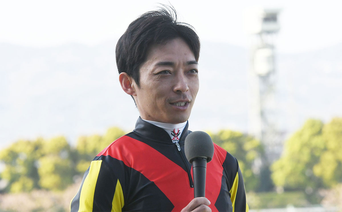 勝利騎手インタビューを受ける川田将雅騎手(c)netkeiba.com