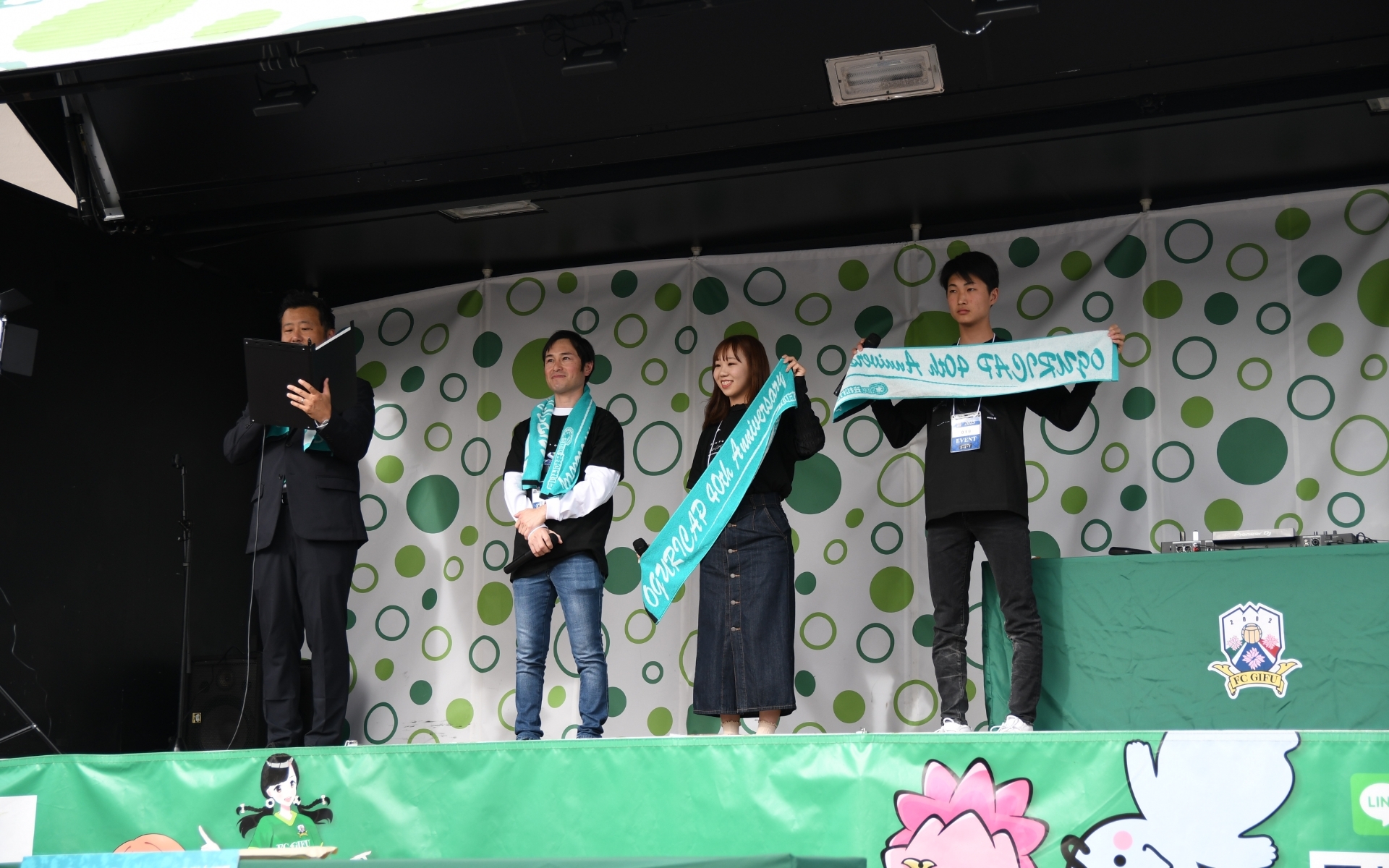 ステージに登場した笠松競馬所属騎手(C)netkeiba