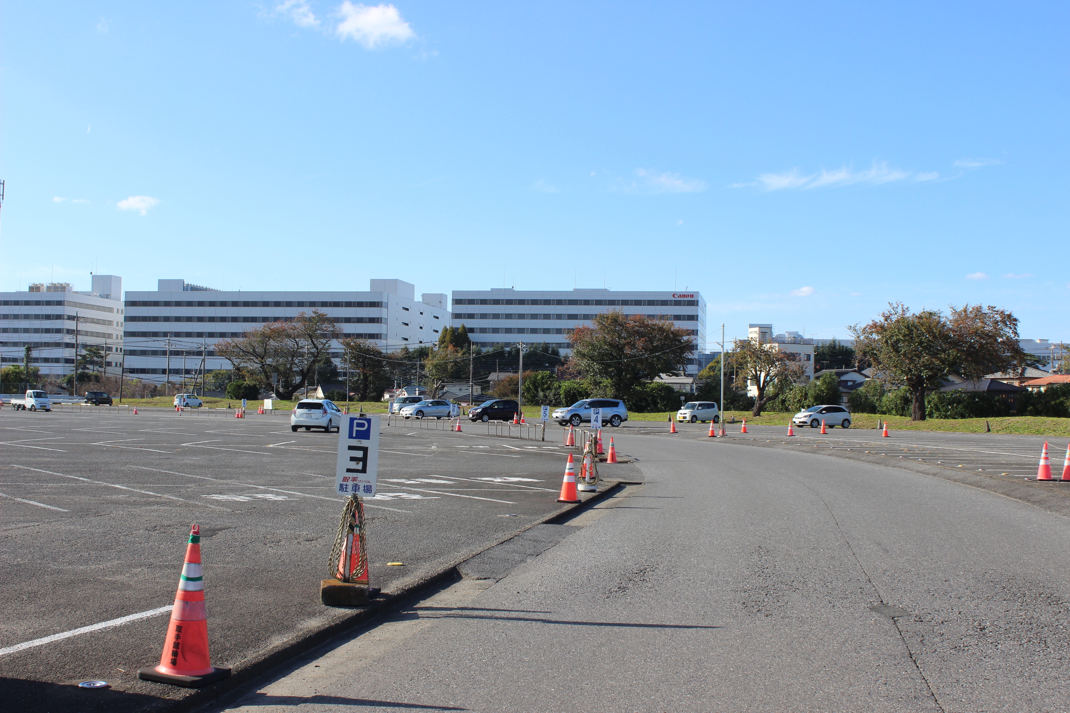 競輪場の外周は緩くカーブしており、かつてのコースを思わせる(c)netkeiba